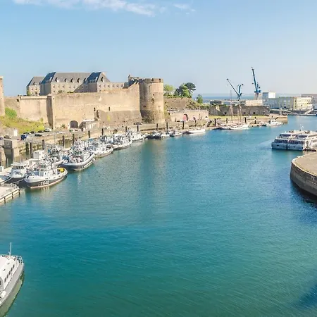 Confort Et Charme En Plein Brest, Vue Sur La Rade *